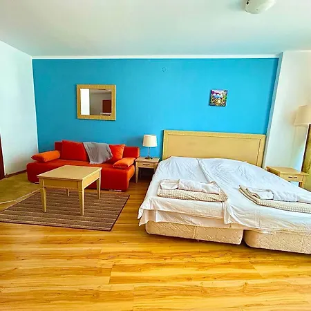 Апартаменты Near The Sea *