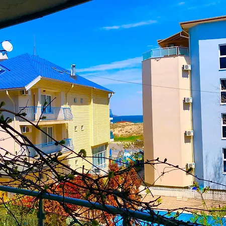 Апартаменты Near The Sea Приморско