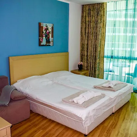 Апартаменты Near The Sea