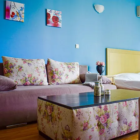 Апартаменты Near The Sea